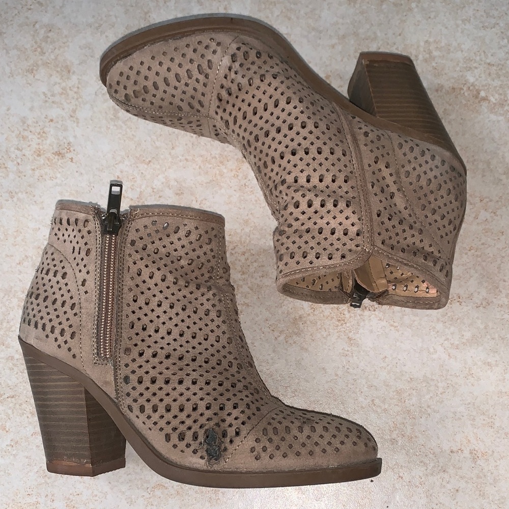 Esprit ankle booties short brown tan side zipper size 6 women’s chunky heel